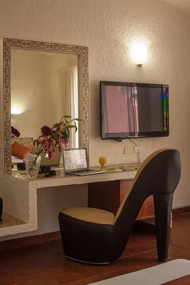 Chez Waffle Hotel Puerto Aventuras