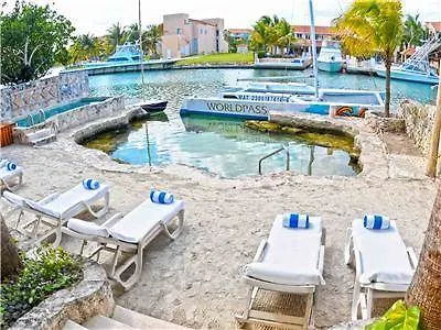 Chez Waffle Hotel Puerto Aventuras