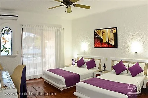 Chez Waffle Hotel Puerto Aventuras